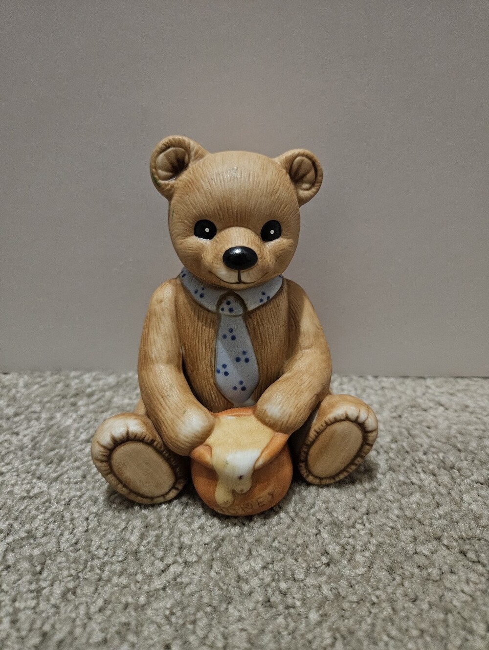Vintage Homco #1405 porcelain teddy bear with honey pot figurine